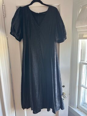 Madewell Black V-Neck Button-Front Midi Dress with Puff Sleeves